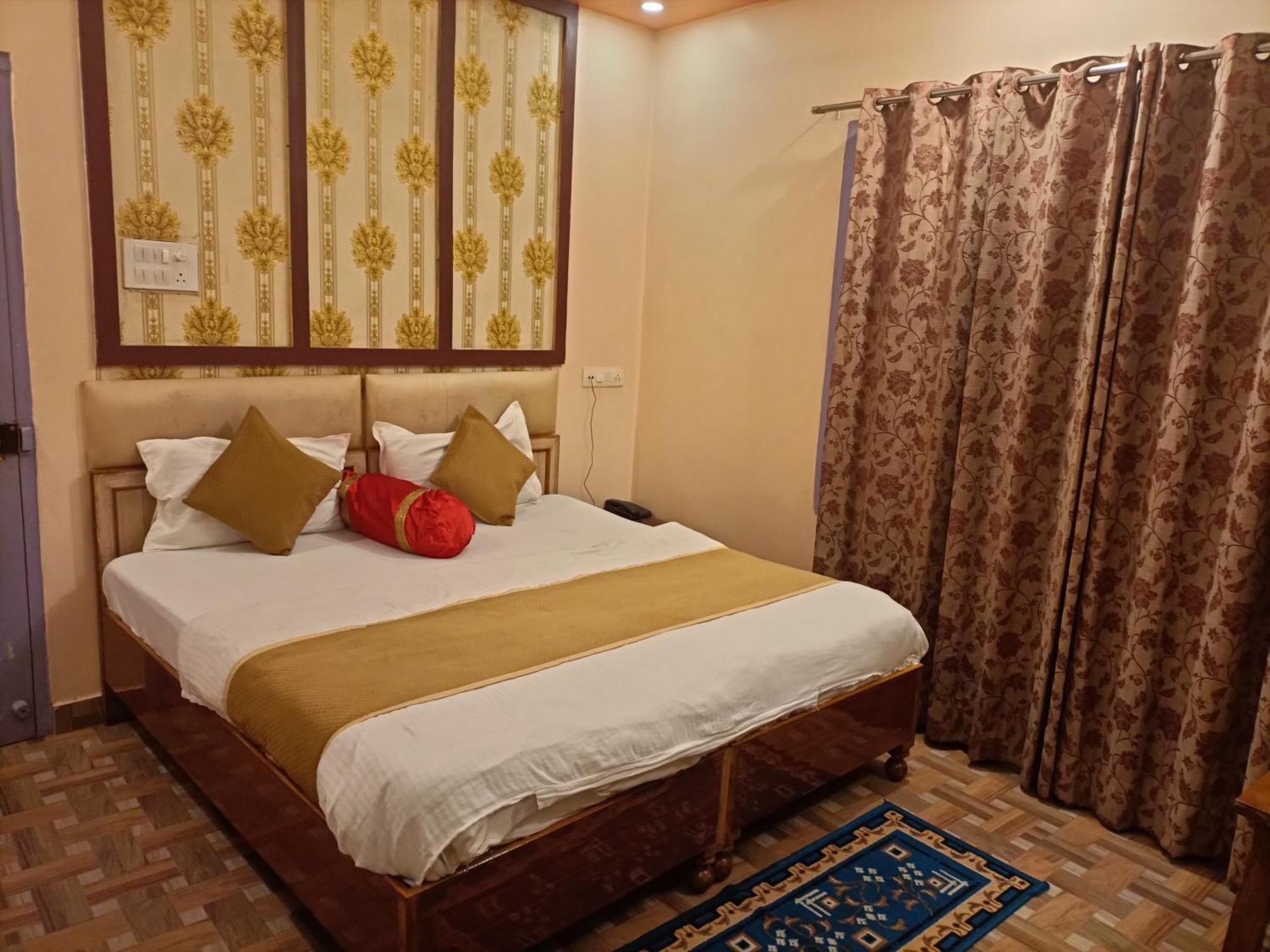 Hotel Picasso Prime Location Varanasi